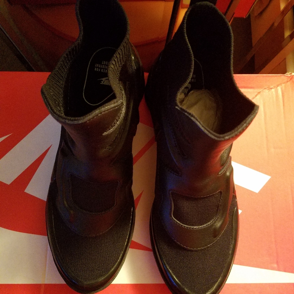 NIKE SNEAKER BOOTS